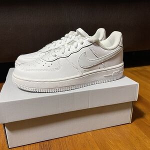 Nike Cream Low-Top Sneakers